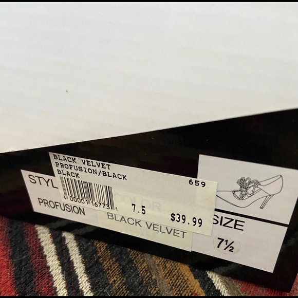 Shiekh Velvet Lace-Up Heels - Picture 6 of 7